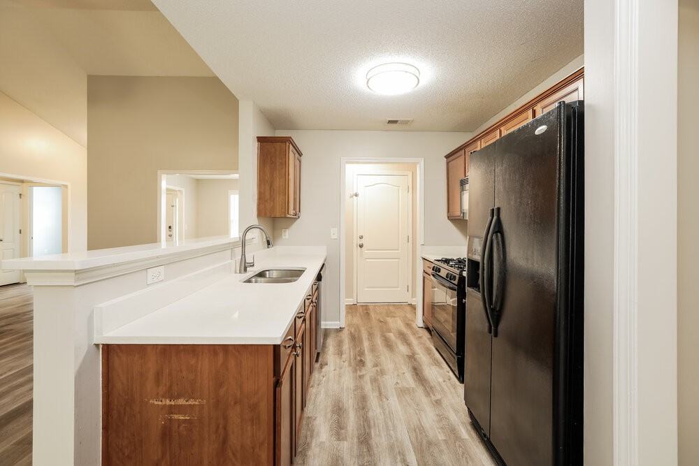 225 Comet Ct - Photo 7 of 16