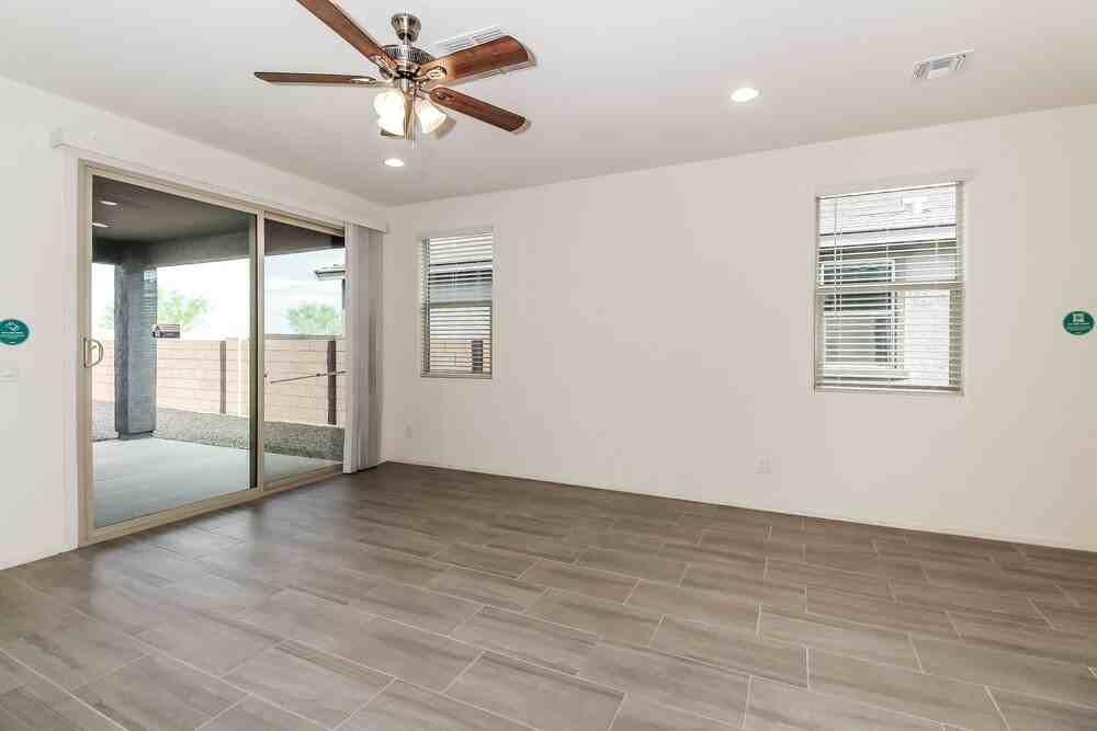 13146 N Grayson Dr - Photo 5 of 19