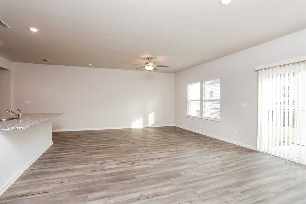 1157 Sunny Lake Dr - Photo 7 of 20