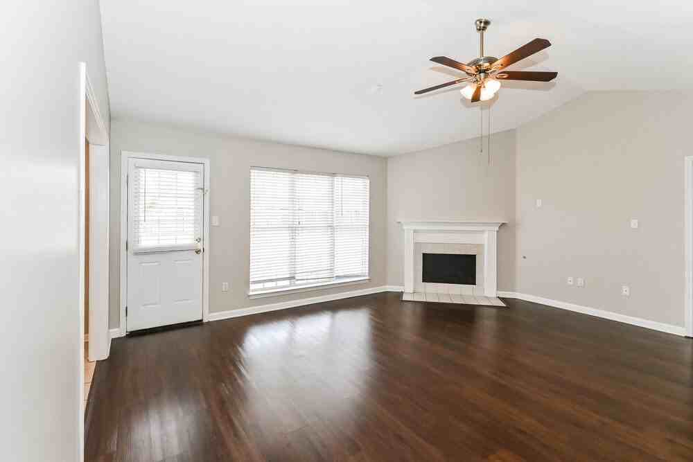 1848 Central Trails Dr - Photo 4 of 17