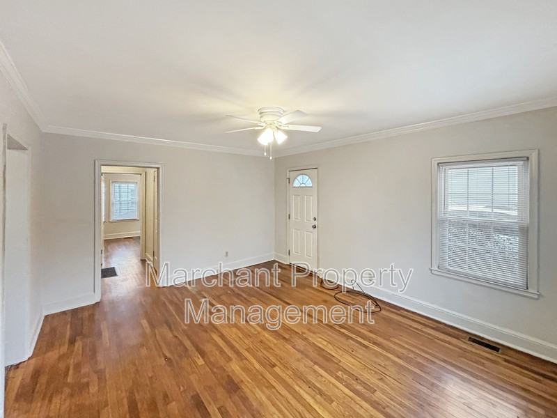 665 Ravenel St - Photo 5 of 16