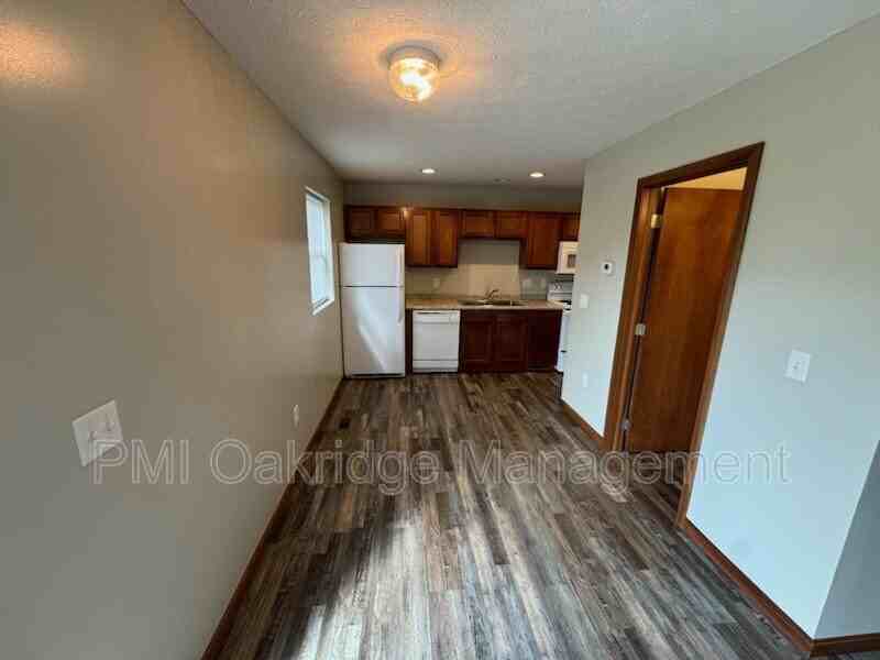 729 Meadow Glen Ave #729 - Photo 3 of 12