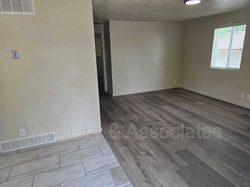 3070 Eccles Ave #8 - Photo 4 of 11
