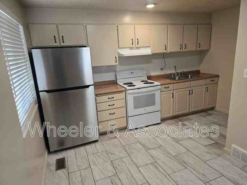 3070 Eccles Ave #8 - Photo 5 of 11