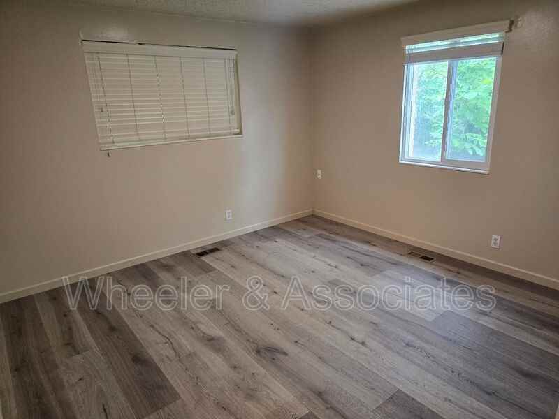 3070 Eccles Ave #8 - Photo 6 of 11