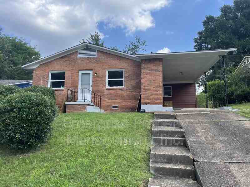 829 Alida Ave