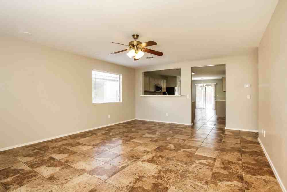 16245 W Calavar Rd - Photo 5 of 19
