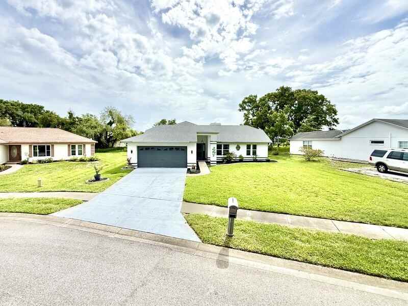 13642 Dunwoody Ct - Photo 3 of 50