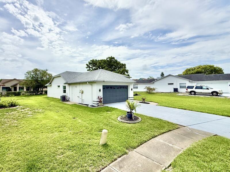 13642 Dunwoody Ct - Photo 4 of 50