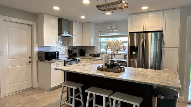 2500 11th Ave Sw - Photo 4 of 42