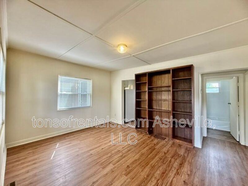 2604 Hendersonville Rd - Photo 2 of 13