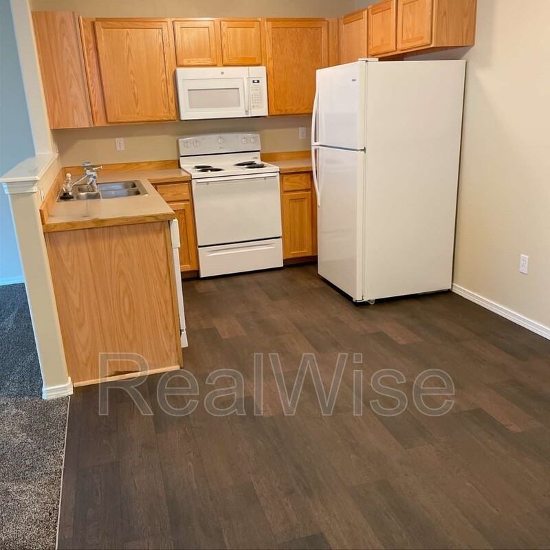 2621 Nw Cedar Ave #4 - Photo 6 of 28