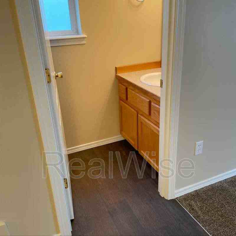 2621 Nw Cedar Ave #4 - Photo 7 of 28