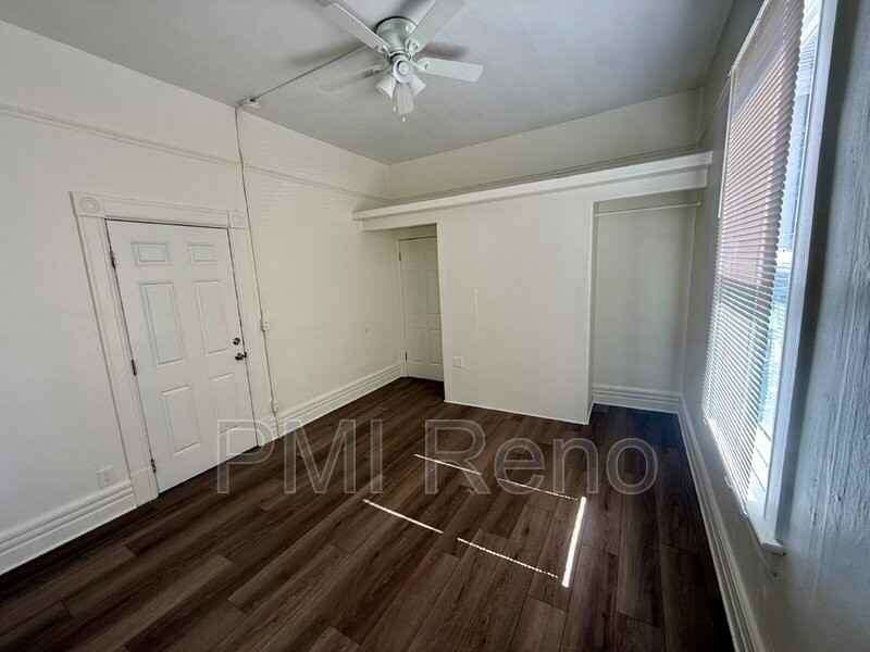 46 W 10th St - Photo 5 of 7