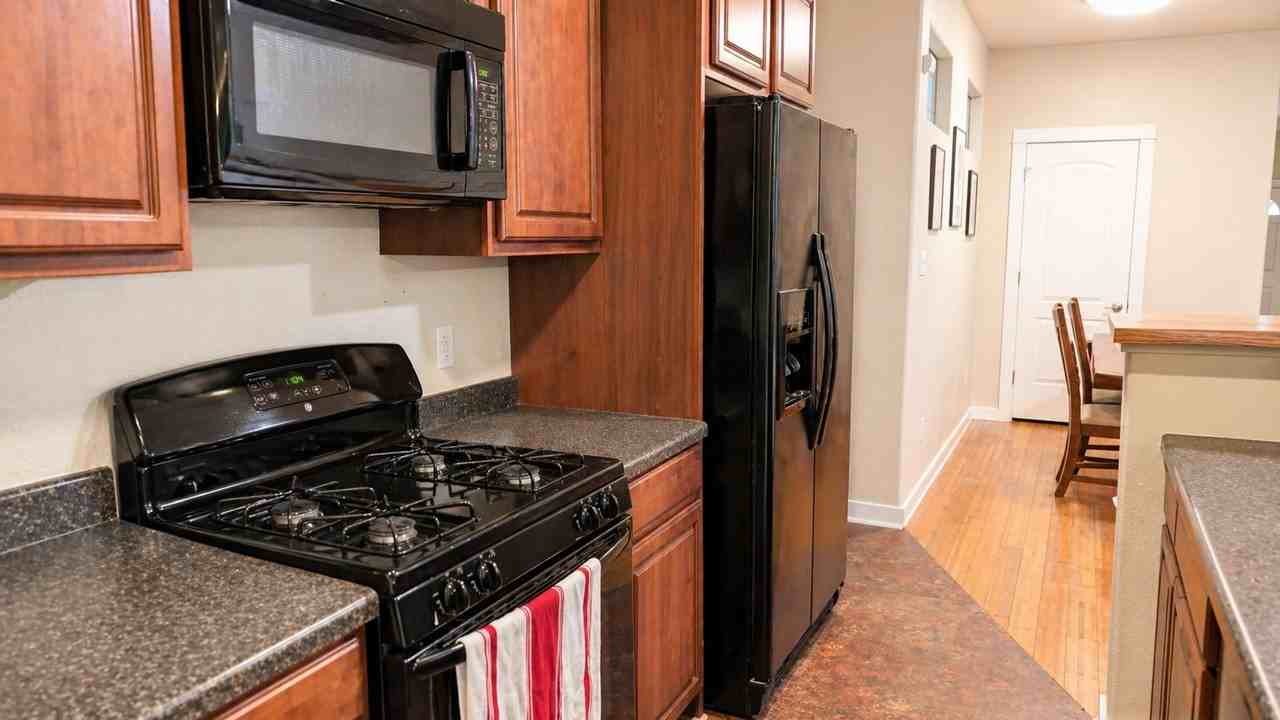 200 200 W North Loop  - #A - Photo 5 of 25