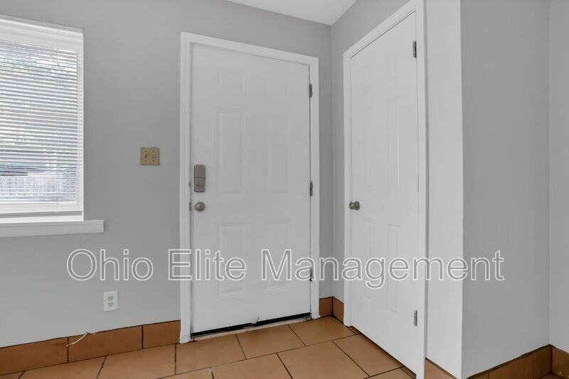 2844 Baughman Ave - Photo 5 of 24