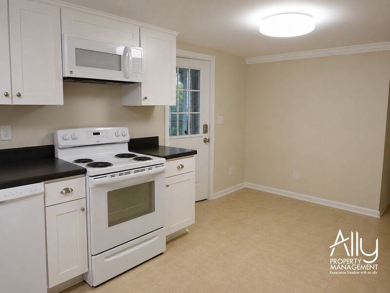210 Raymond Ave - Photo 5 of 20