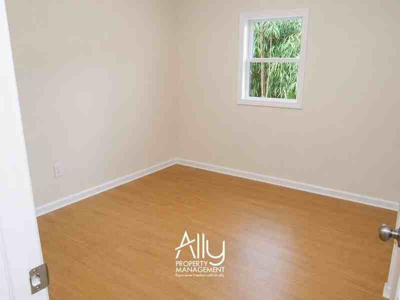 210 Raymond Ave - Photo 6 of 20