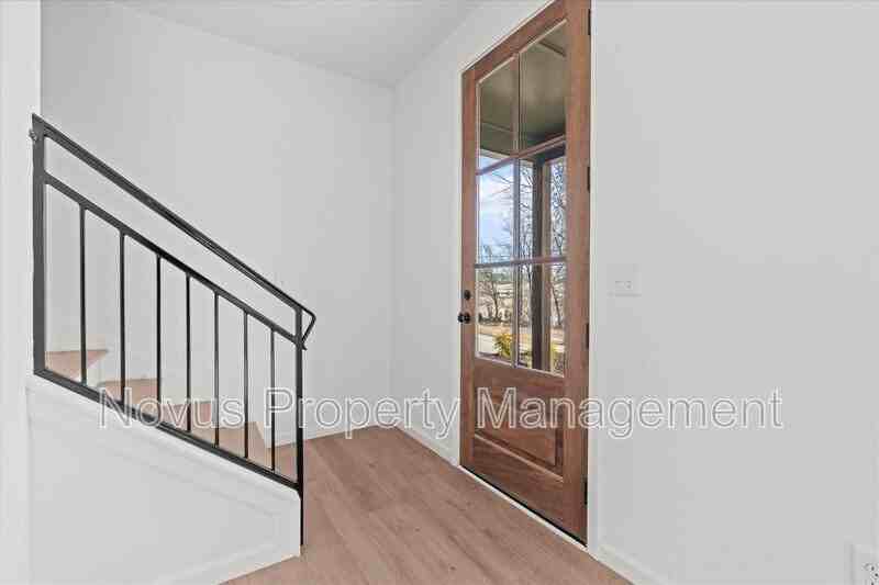 97 Carroll Cir - Photo 2 of 25