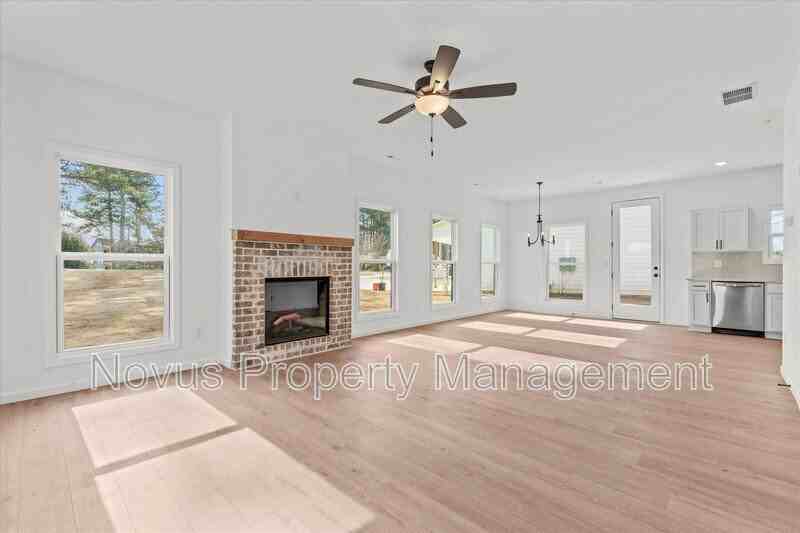 97 Carroll Cir - Photo 3 of 25
