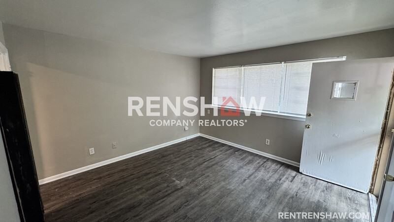 1072 S Willett St - Photo 2 of 16