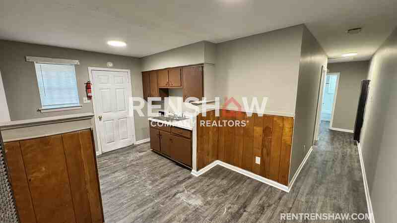 1072 S Willett St - Photo 4 of 16