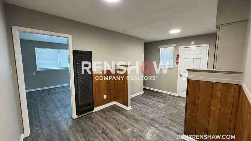 1072 S Willett St - Photo 5 of 16