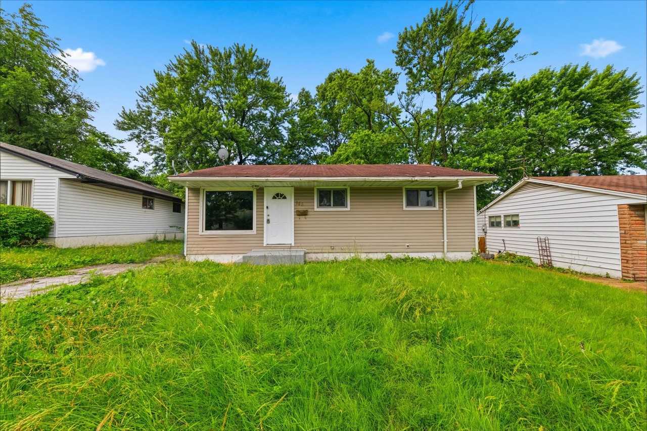 146 Grampian Rd - Photo 2 of 27