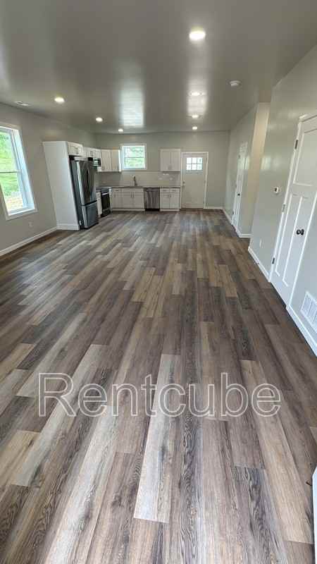 3860 Peru Rd - Photo 2 of 18
