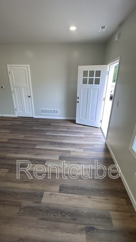 3860 Peru Rd - Photo 3 of 18