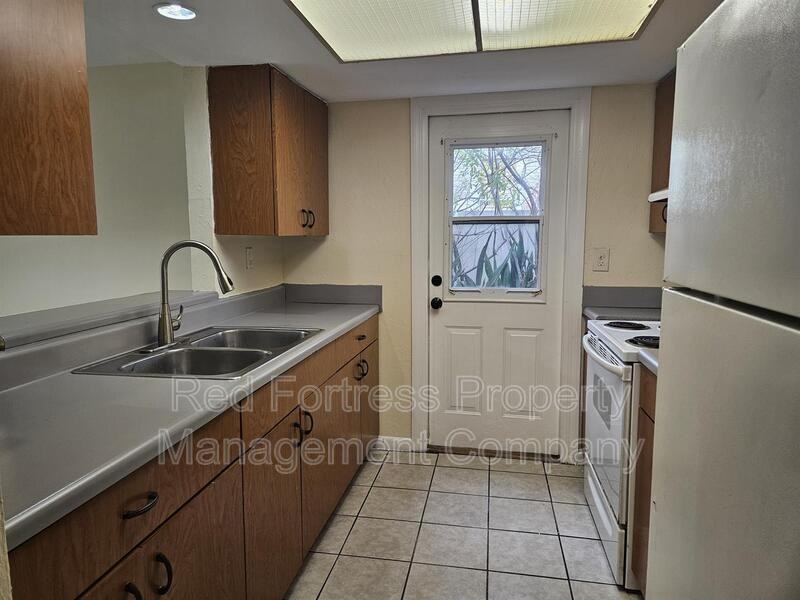 3339 Edgewood Ave - Photo 4 of 9