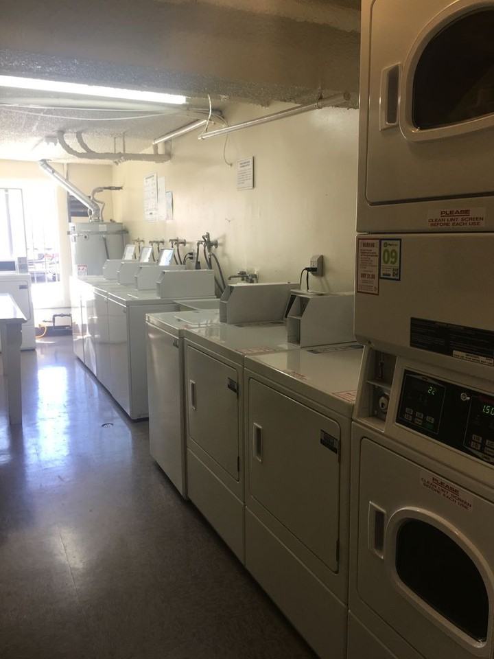 Beverly Wilcox Apartments - Photo 5 of 24