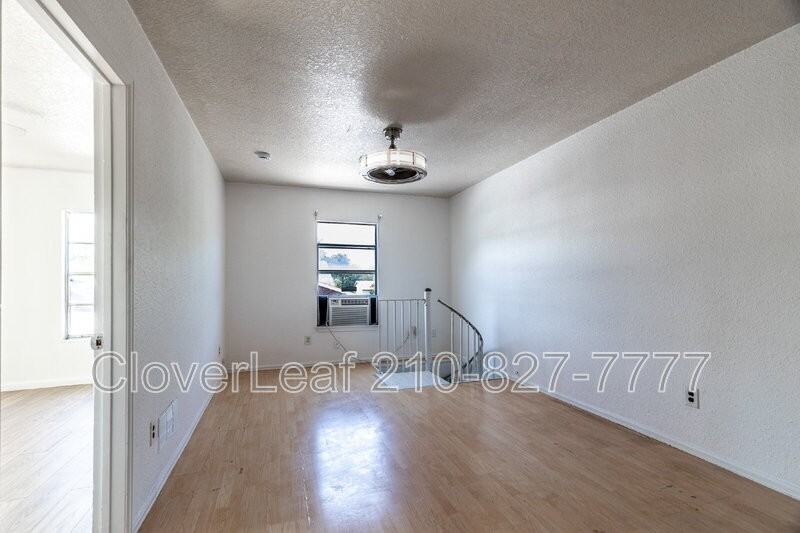 317 Kashmuir Pl #3 - Photo 4 of 27