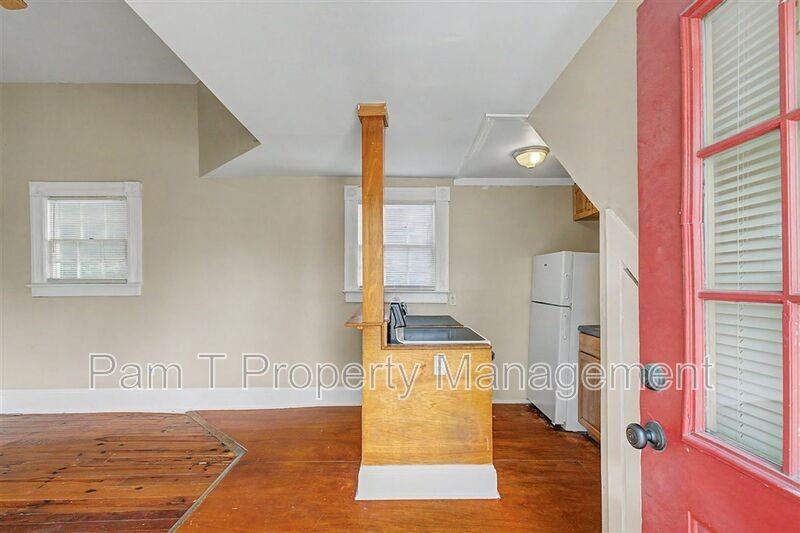 124 E Henry St #D - Photo 3 of 14