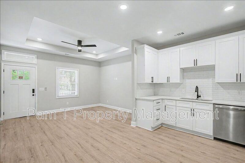 1019 W 35th St #B - Photo 6 of 21