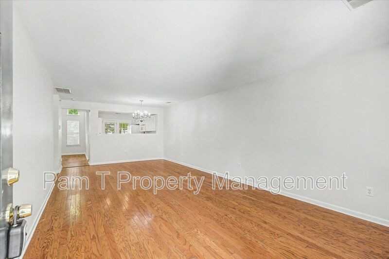 303 Gallery Way - Photo 6 of 28