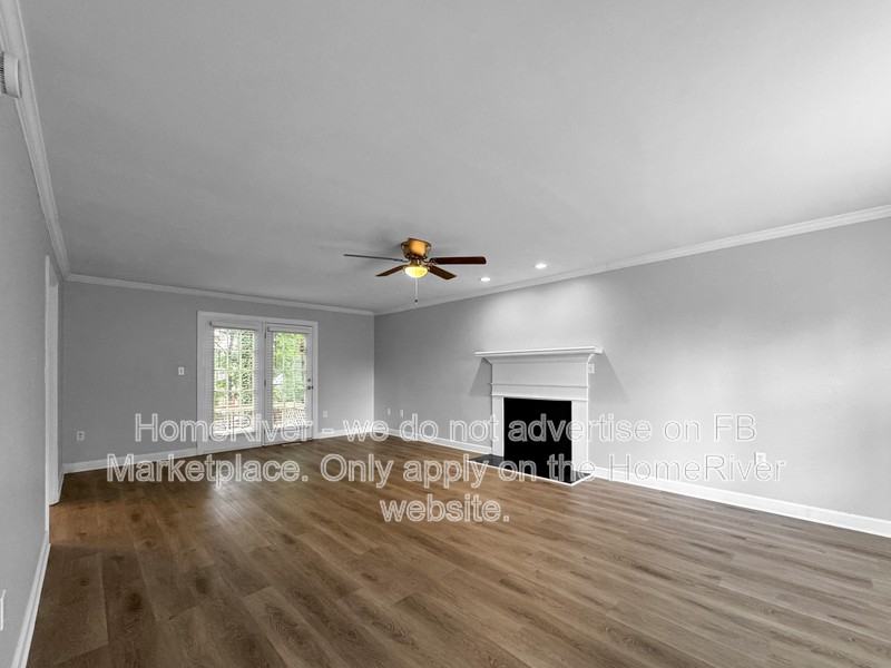 2155 Dave St - Photo 3 of 29