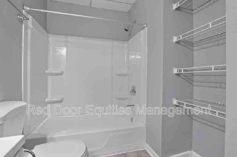 123 W Walnut St #A - Photo 4 of 10