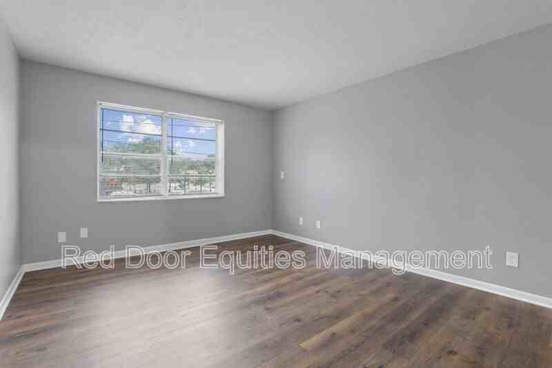 123 W Walnut St #A - Photo 5 of 10