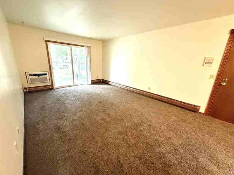 2404 Independence Ln #104R - Photo 3 of 17
