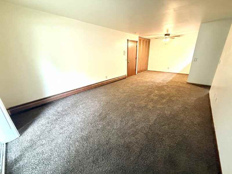 2404 Independence Ln #104R - Photo 4 of 17
