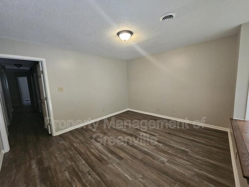 510 Woodside Ln - Photo 2 of 17