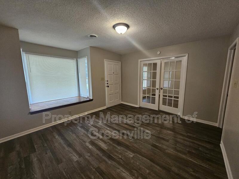 510 Woodside Ln - Photo 3 of 17