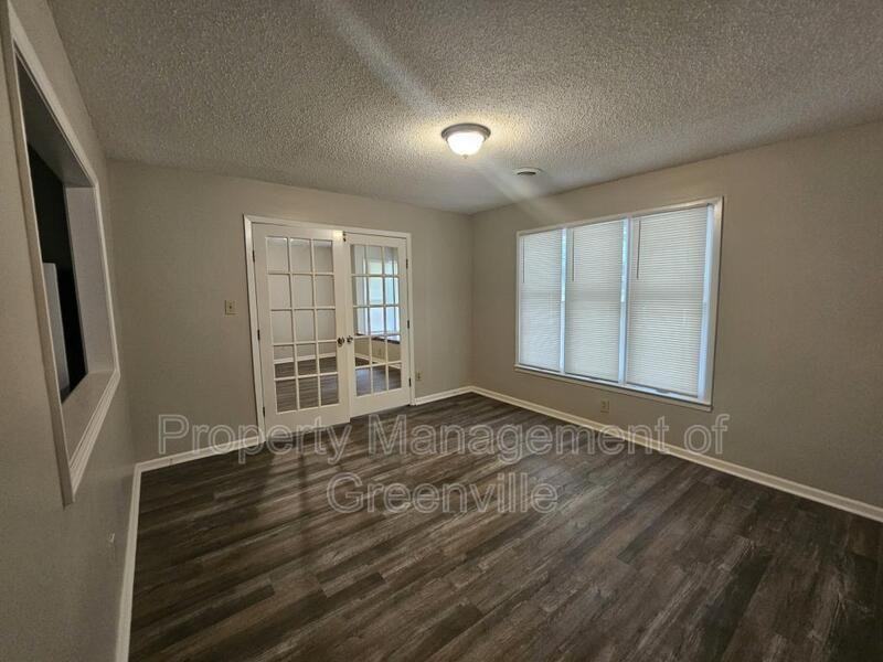 510 Woodside Ln - Photo 4 of 17
