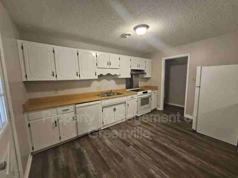 510 Woodside Ln - Photo 5 of 17