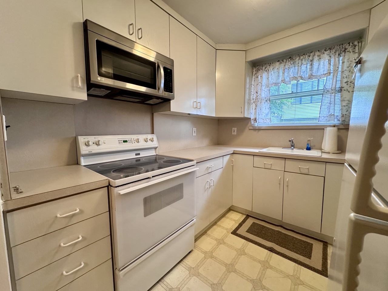 816 Kingsland Avenue #1 - Photo 6 of 13