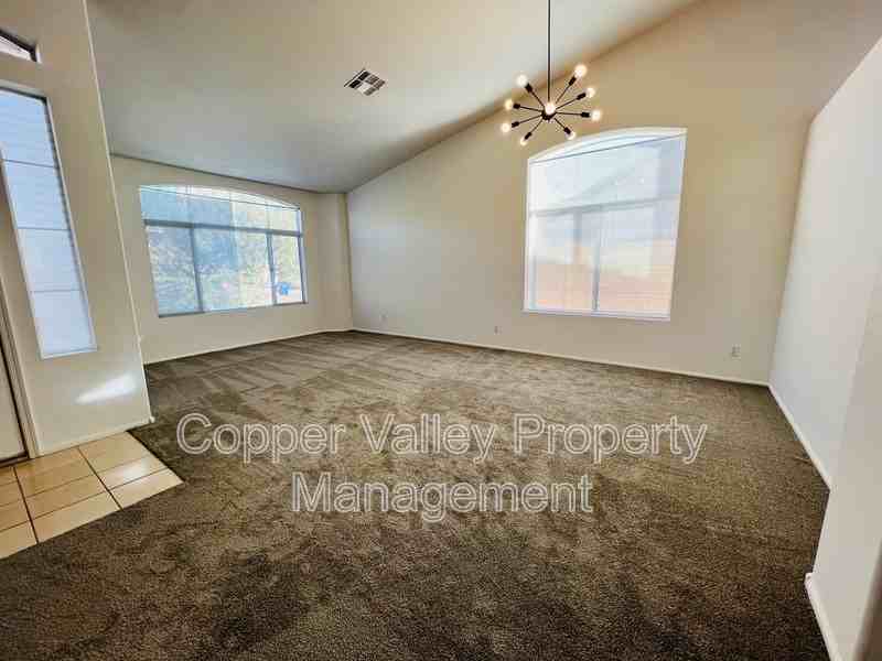 11525 W Palm Brook Dr - Photo 4 of 10