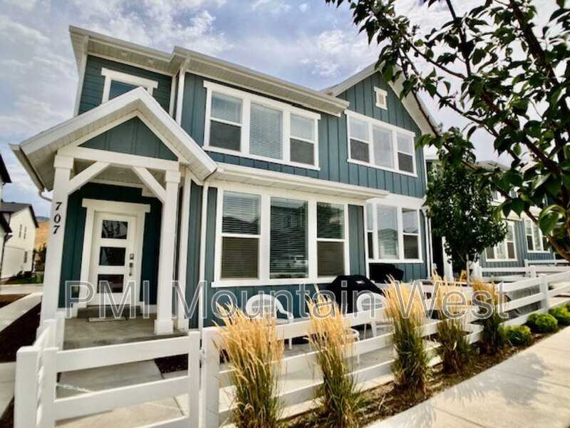 707 S Miller Ave - Photo 2 of 50