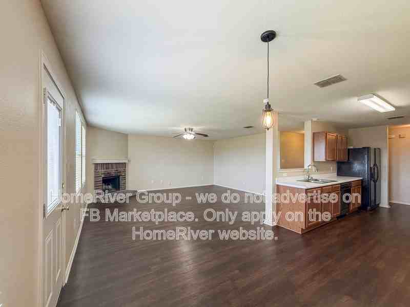 3013 Meadow Bluff Dr - Photo 5 of 20