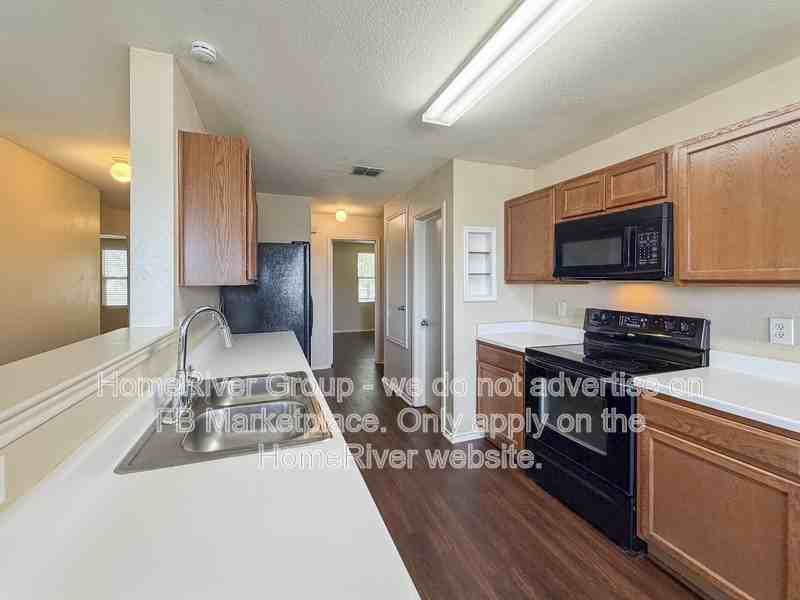 3013 Meadow Bluff Dr - Photo 6 of 20